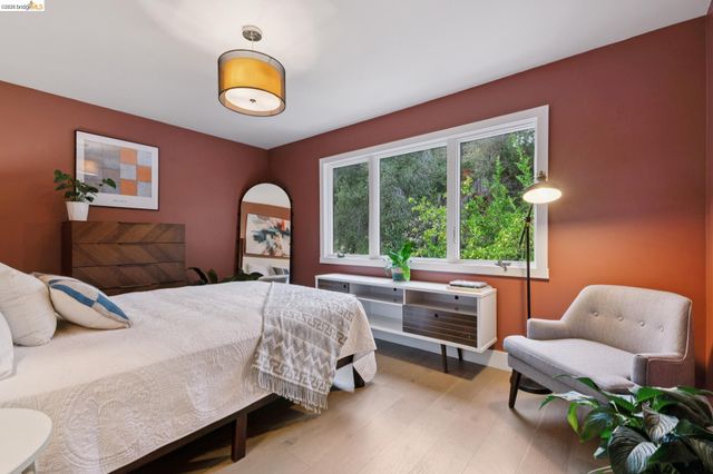 4725 Scotia Ave, Oakland, CA 94605