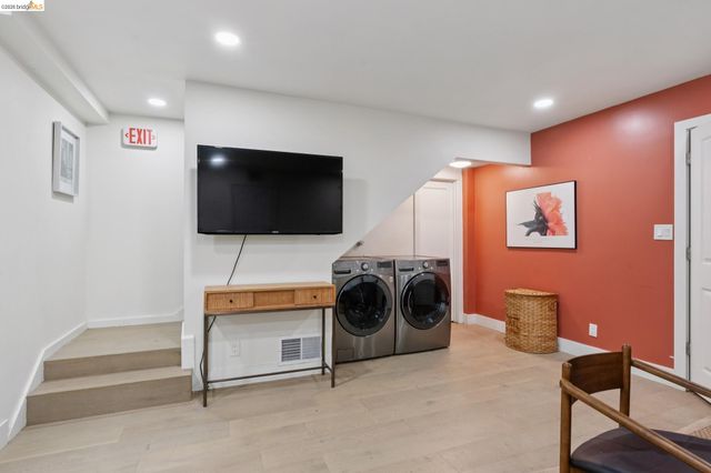 4725 Scotia Ave, Oakland, CA 94605