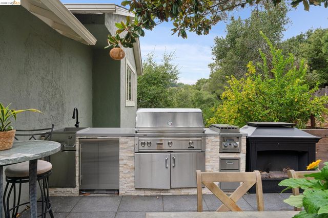 4725 Scotia Ave, Oakland, CA 94605
