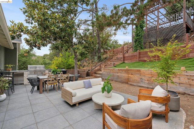 4725 Scotia Ave, Oakland, CA 94605