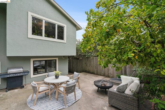 4725 Scotia Ave, Oakland, CA 94605