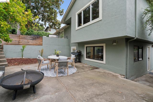 4725 Scotia Ave, Oakland, CA 94605