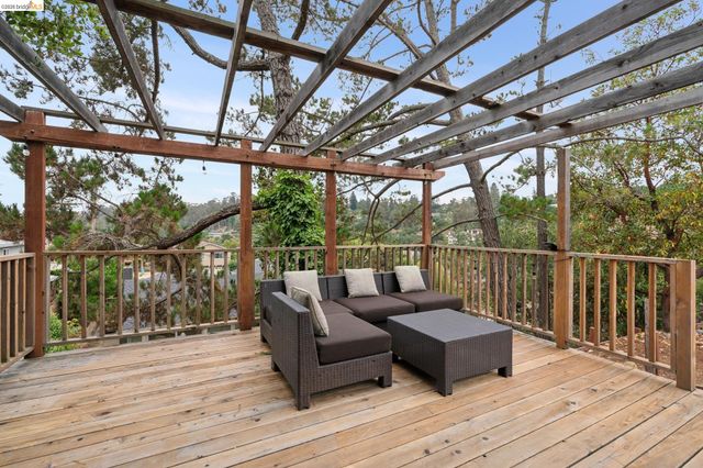 4725 Scotia Ave, Oakland, CA 94605
