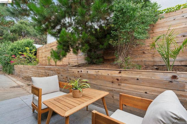 4725 Scotia Ave, Oakland, CA 94605