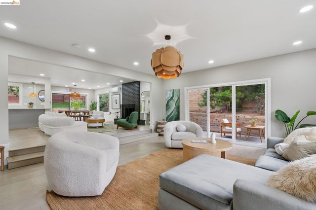 4725 Scotia Ave, Oakland, CA 94605