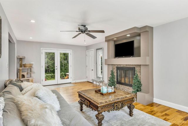 9181 Sunderland Way, West Chester, OH 45069