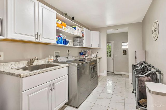 9181 Sunderland Way, West Chester, OH 45069
