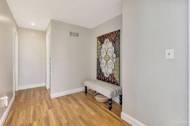 9181 Sunderland Way, West Chester, OH 45069