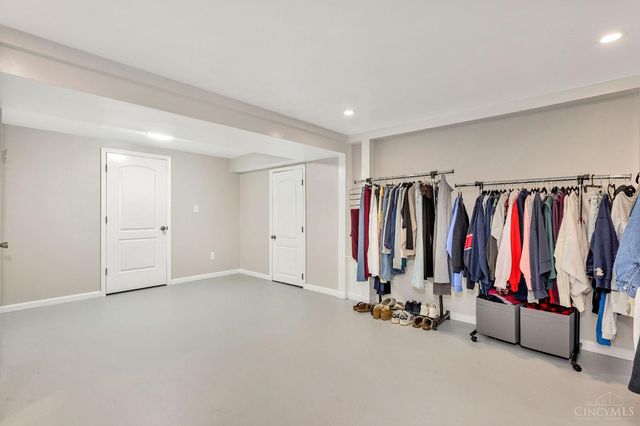 9181 Sunderland Way, West Chester, OH 45069
