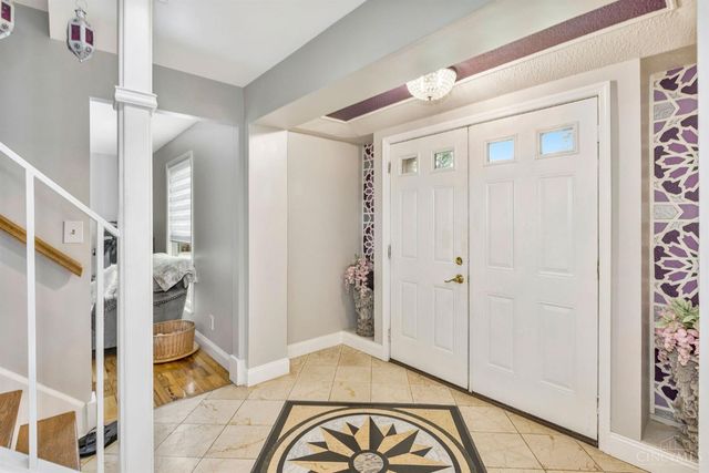 9181 Sunderland Way, West Chester, OH 45069