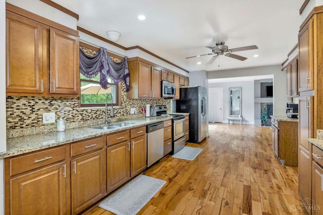9181 Sunderland Way, West Chester, OH 45069