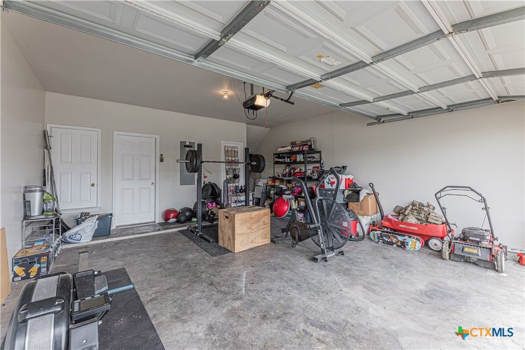 Image 35 of property listing at 5711 Chuckwagon Circle, Killeen, TX 76542