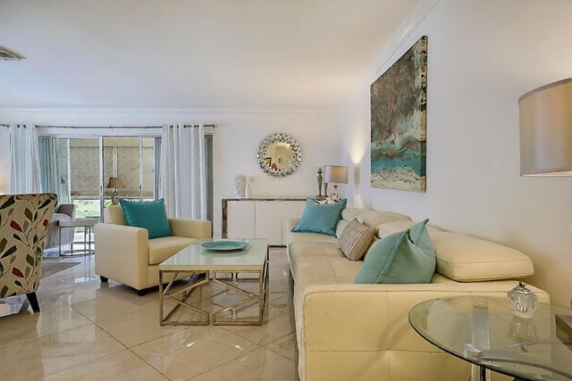 6374 Summer Sky Lane, Greenacres, FL 33463