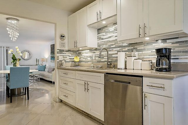 6374 Summer Sky Lane, Greenacres, FL 33463