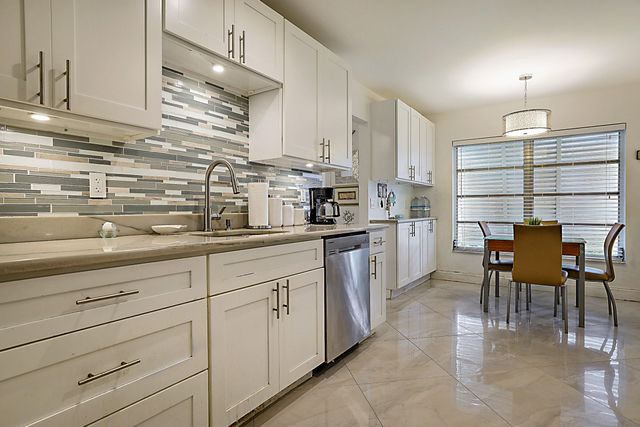 6374 Summer Sky Lane, Greenacres, FL 33463