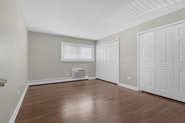 8856 N Northshore Drive 2C, Des Plaines, IL 60016