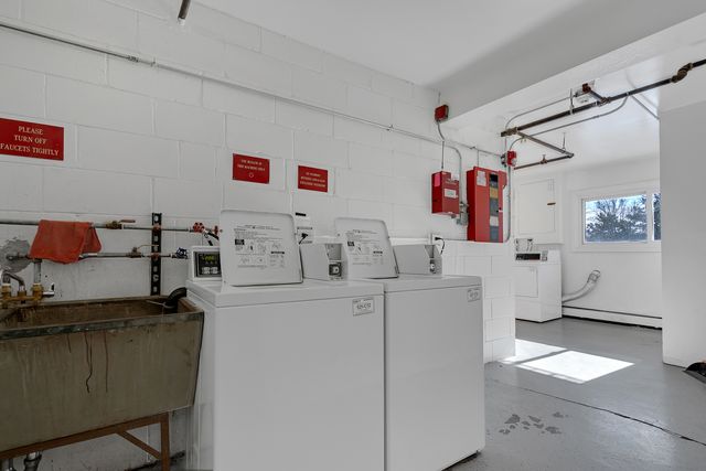 8856 N Northshore Drive 2C, Des Plaines, IL 60016