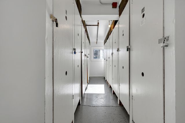 8856 N Northshore Drive 2C, Des Plaines, IL 60016