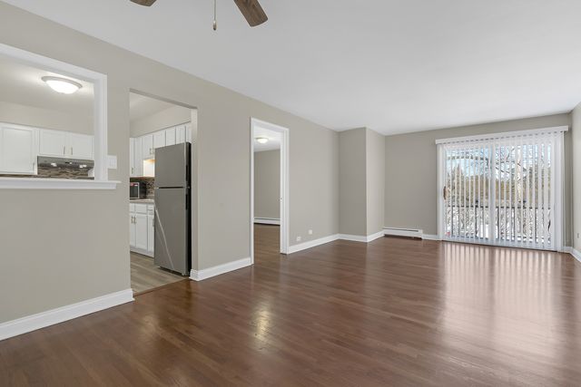 8856 N Northshore Drive 2C, Des Plaines, IL 60016