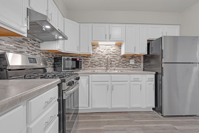 8856 N Northshore Drive 2C, Des Plaines, IL 60016