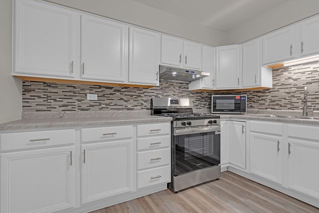 8856 N Northshore Drive 2C, Des Plaines, IL 60016