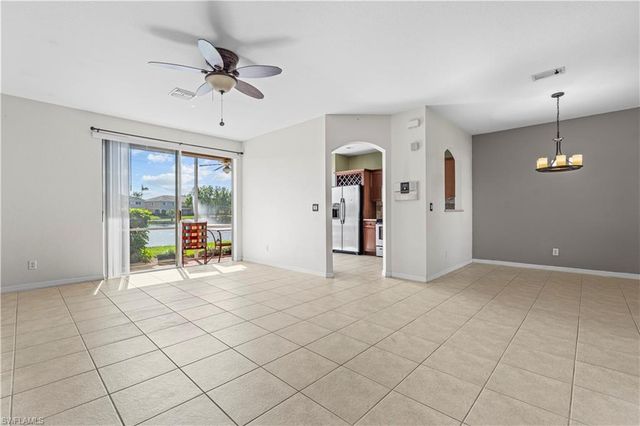 9808 Roundstone CIR, Fort Myers, FL 33967