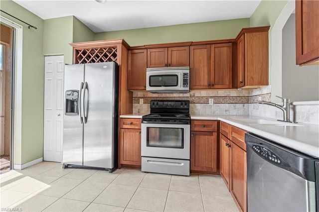 9808 Roundstone CIR, Fort Myers, FL 33967