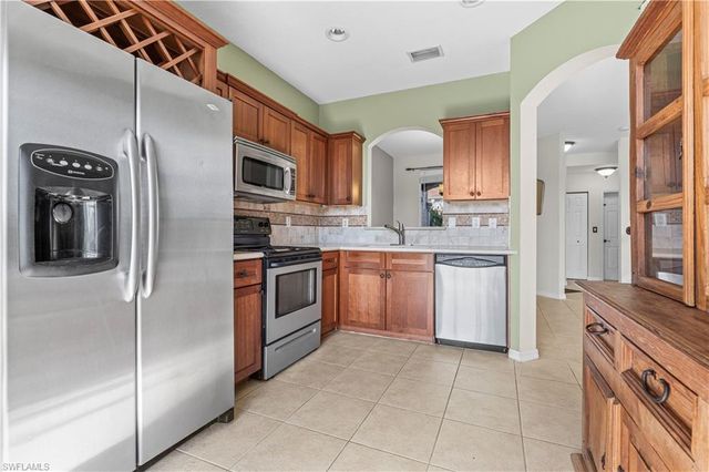 9808 Roundstone CIR, Fort Myers, FL 33967