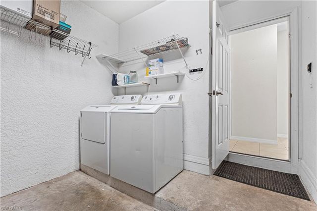 9808 Roundstone CIR, Fort Myers, FL 33967