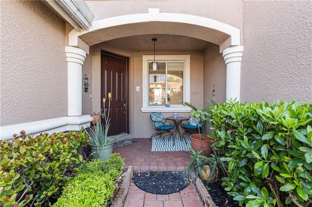 9808 Roundstone CIR, Fort Myers, FL 33967