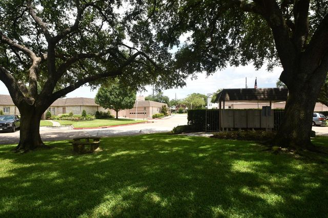 40 River Creek Way, Sugar Land, TX 77478