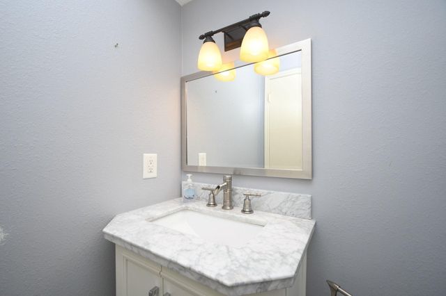 40 River Creek Way, Sugar Land, TX 77478