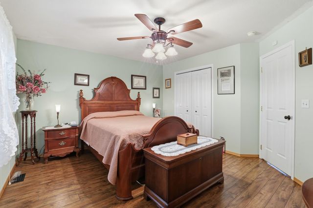 607 N Country Club Dr, Deer Park, WA 99006