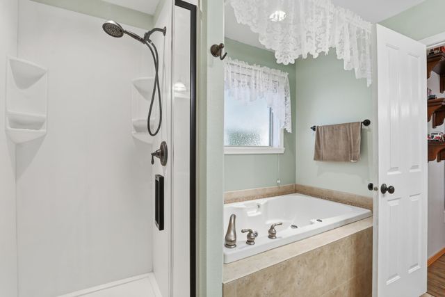 607 N Country Club Dr, Deer Park, WA 99006