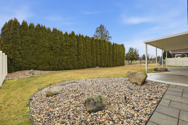 607 N Country Club Dr, Deer Park, WA 99006