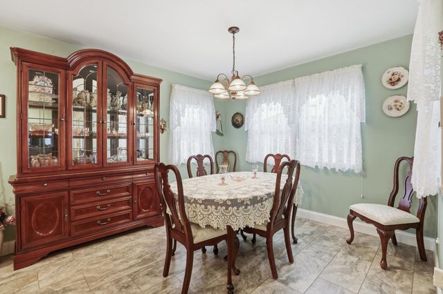 607 N Country Club Dr, Deer Park, WA 99006