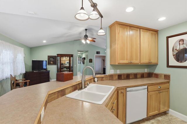 607 N Country Club Dr, Deer Park, WA 99006