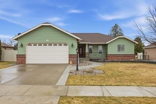 607 N Country Club Dr, Deer Park, WA 99006