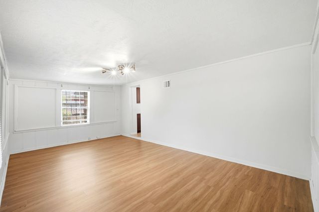 807 E 43rd Street, Houston, TX 77022