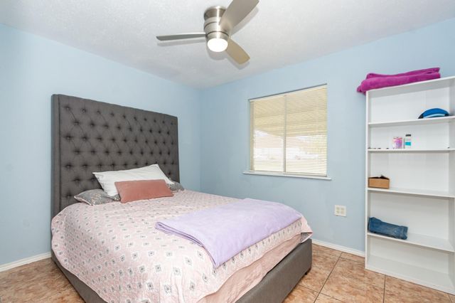 306 Oakhurst Street, La Porte, TX 77571