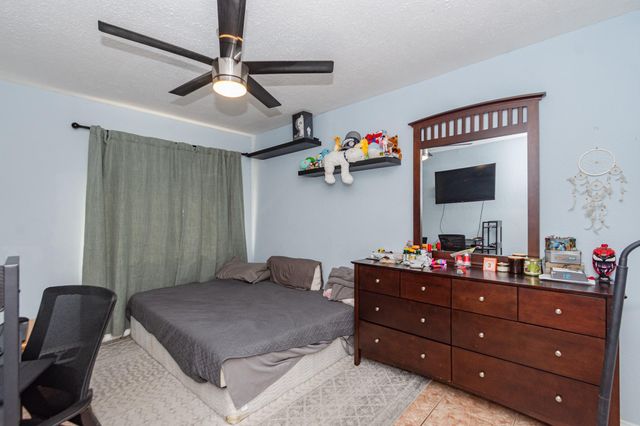 306 Oakhurst Street, La Porte, TX 77571