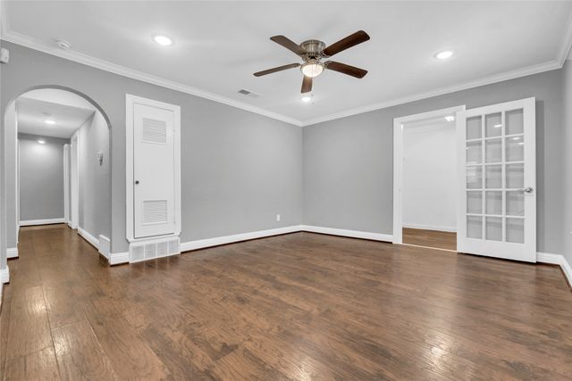 2813 Hunter Street, Fort Worth, TX 76112
