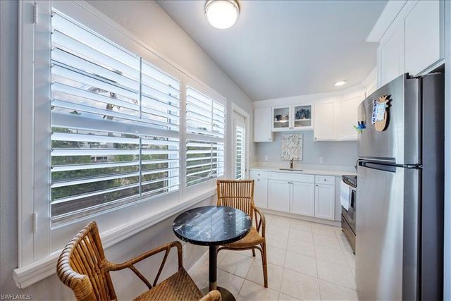 209 8th AVE S 209B, Naples, FL 34102