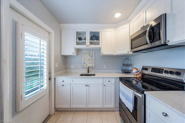 209 8th AVE S 209B, Naples, FL 34102