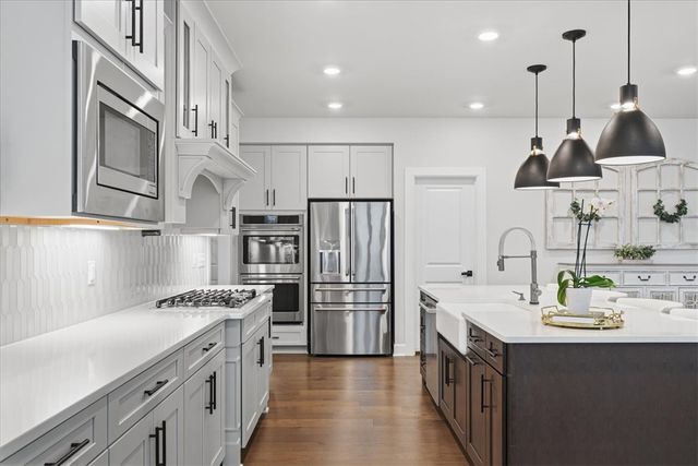 319 Crest Ln, Adams Twp, PA 16046
