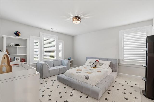 319 Crest Ln, Adams Twp, PA 16046