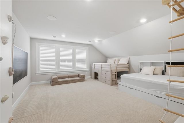 319 Crest Ln, Adams Twp, PA 16046