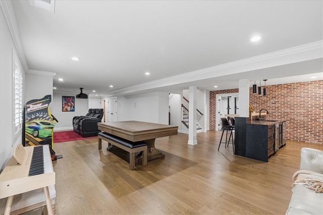 319 Crest Ln, Adams Twp, PA 16046