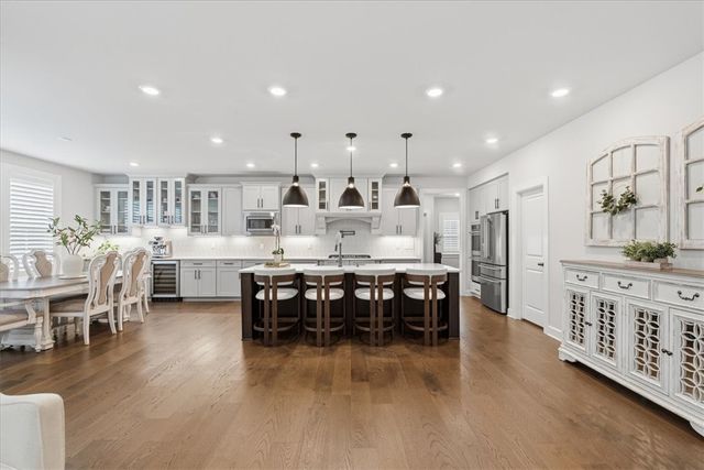 319 Crest Ln, Adams Twp, PA 16046