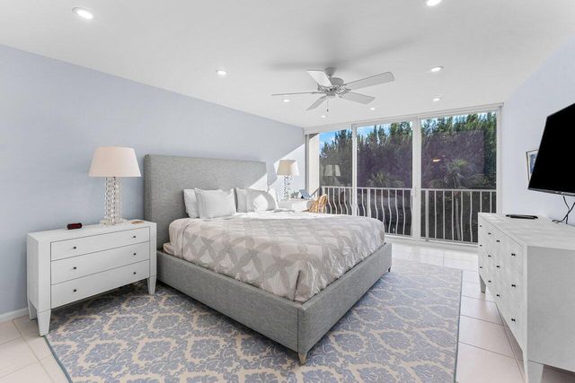 2774 S Ocean Boulevard 409, Palm Beach, FL 33480